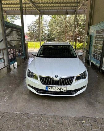 Skoda Superb cena 63960 przebieg: 170000, rok produkcji 2018 z Warszawa małe 92